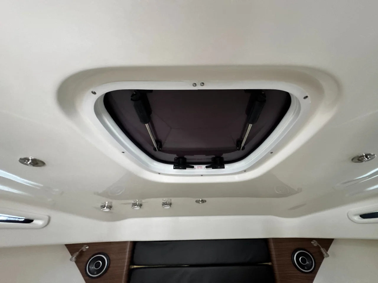 2026 Boston Whaler 325 Conquest 32.0 feet, Clearwater, Florida #42