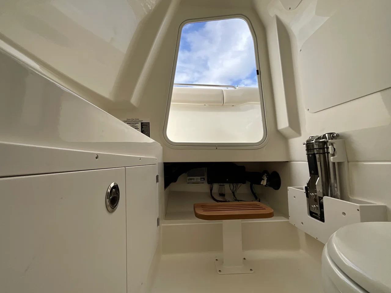 2026 Boston Whaler 330 Outrage 33.0 feet, Clearwater, Florida #25