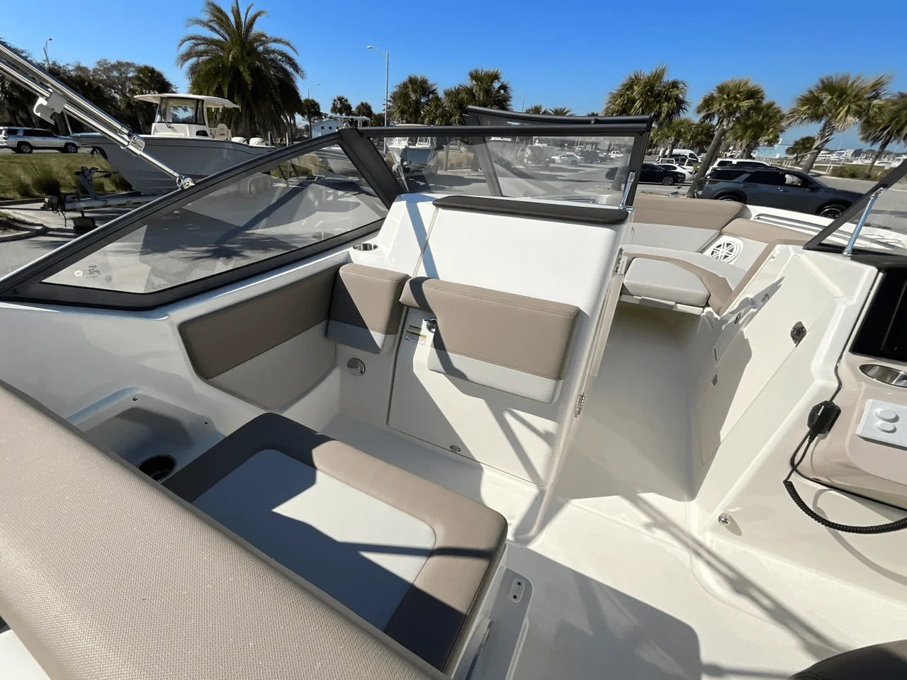 2025 Boston Whaler 210 Vantage 21.0 feet, Clearwater, Florida #33