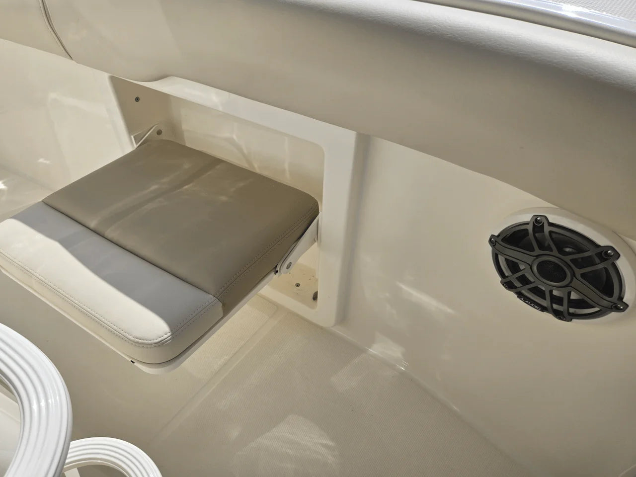2025 Boston Whaler 330 Outrage 33.0 feet, Clearwater, Florida #28