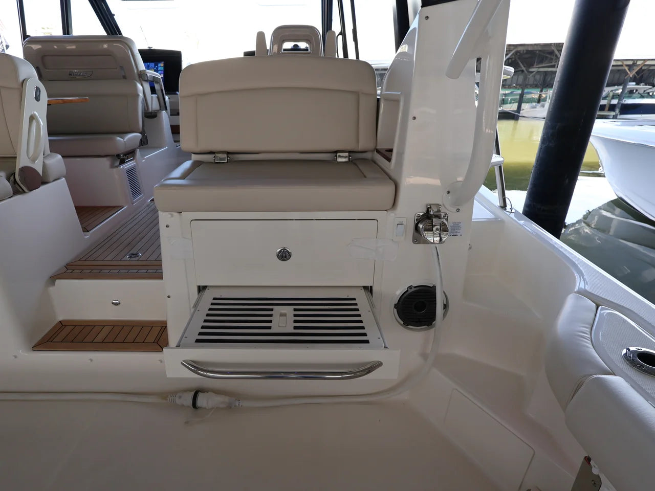 2026 Boston Whaler 405 Conquest 40.0 feet, Clearwater, Florida #28