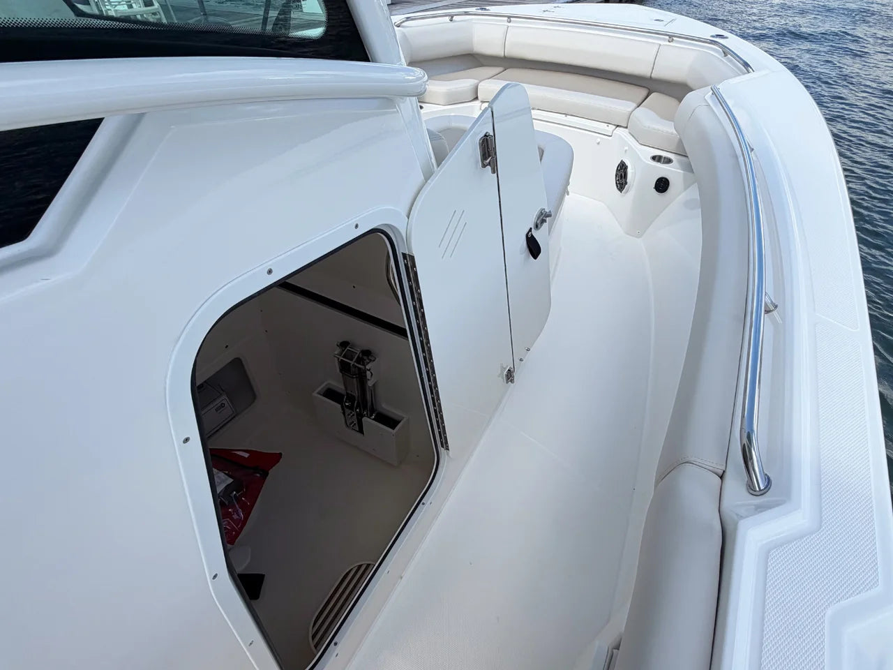2026 Boston Whaler 280 Outrage 28.0 feet, Clearwater, Florida #18
