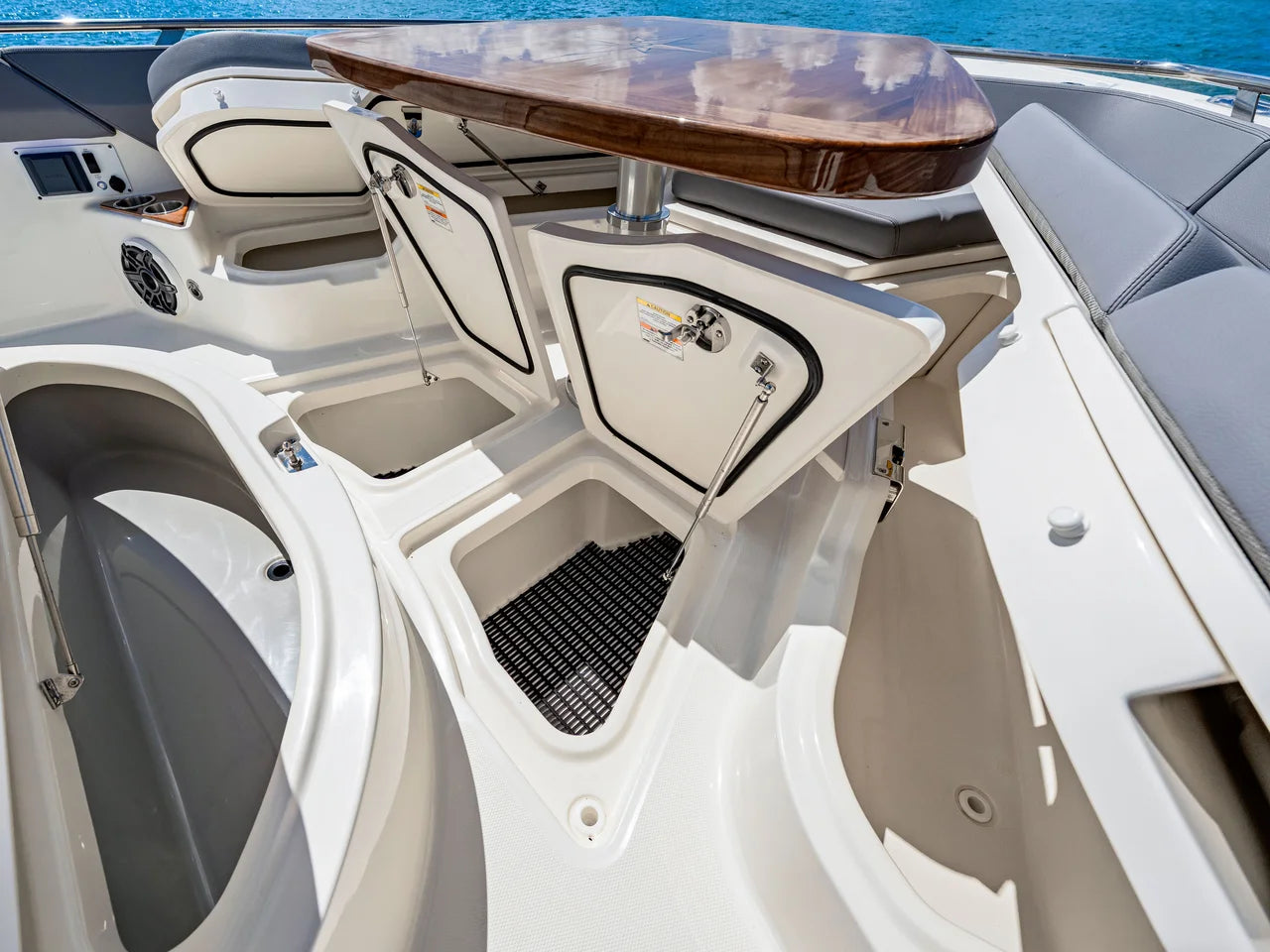 2025 Boston Whaler 420 Outrage 42.0 feet, Clearwater, Florida #27