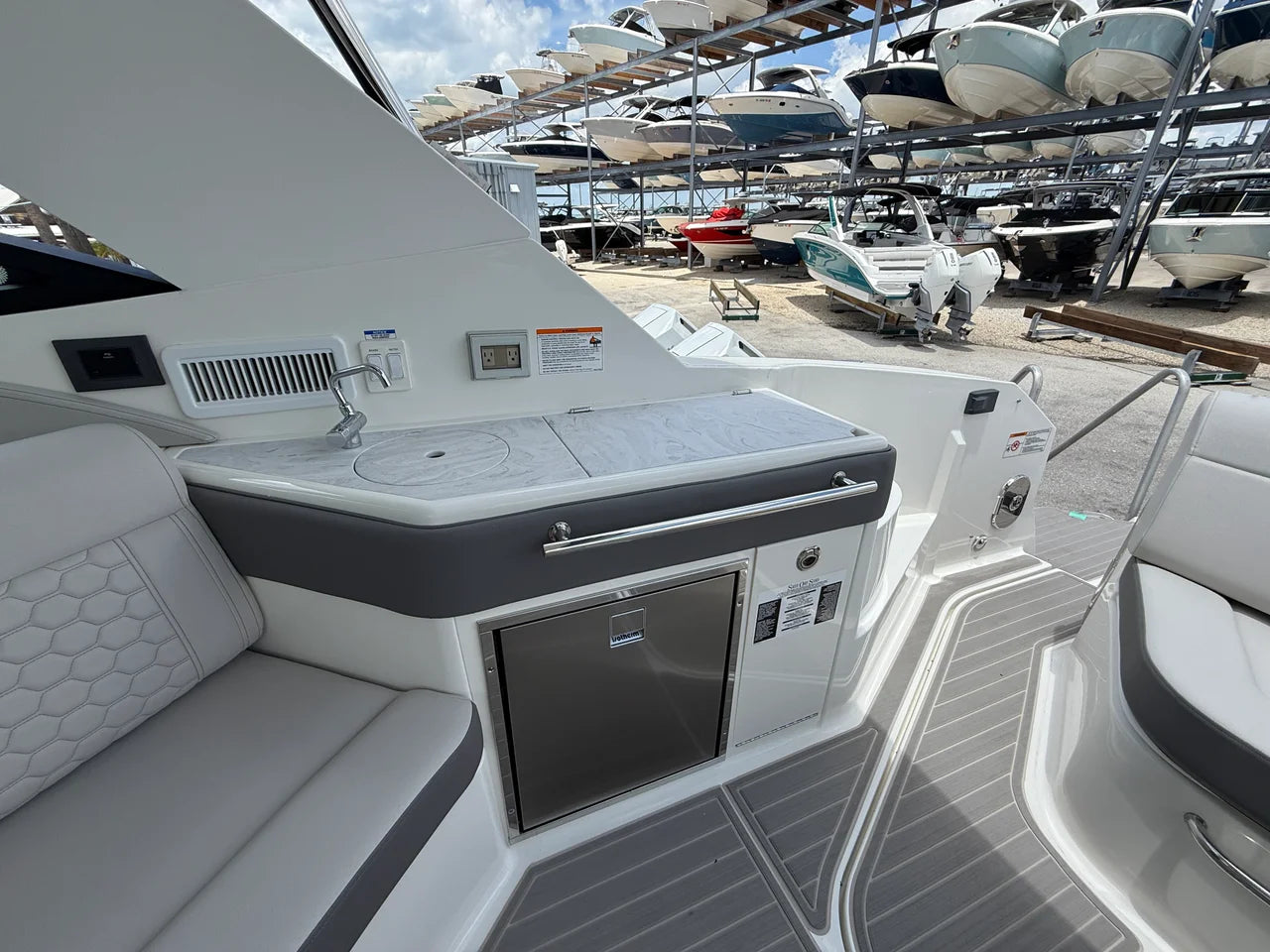 2026 Sea Ray Sundancer 320 Outboard 32.0 feet, Clearwater, Florida #38