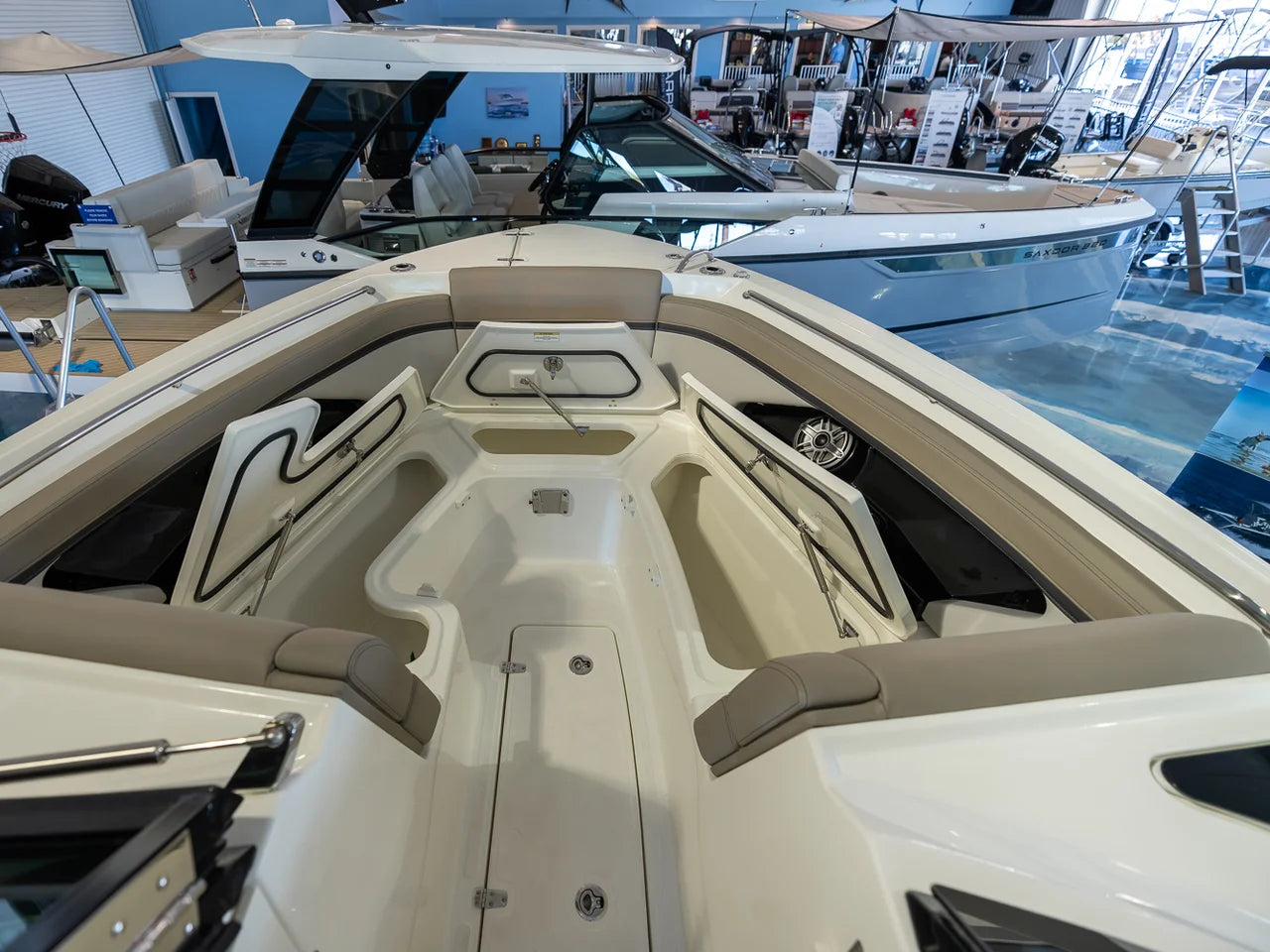 2026 Boston Whaler 330 Vantage 33.0 feet, Clearwater, Florida #18