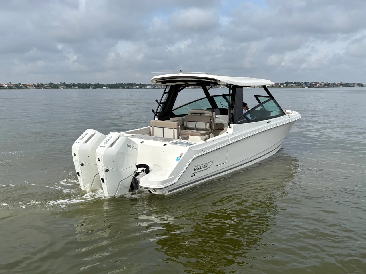 2025 Boston Whaler 330 Vantage 33.0 feet, Clearwater, Florida #6