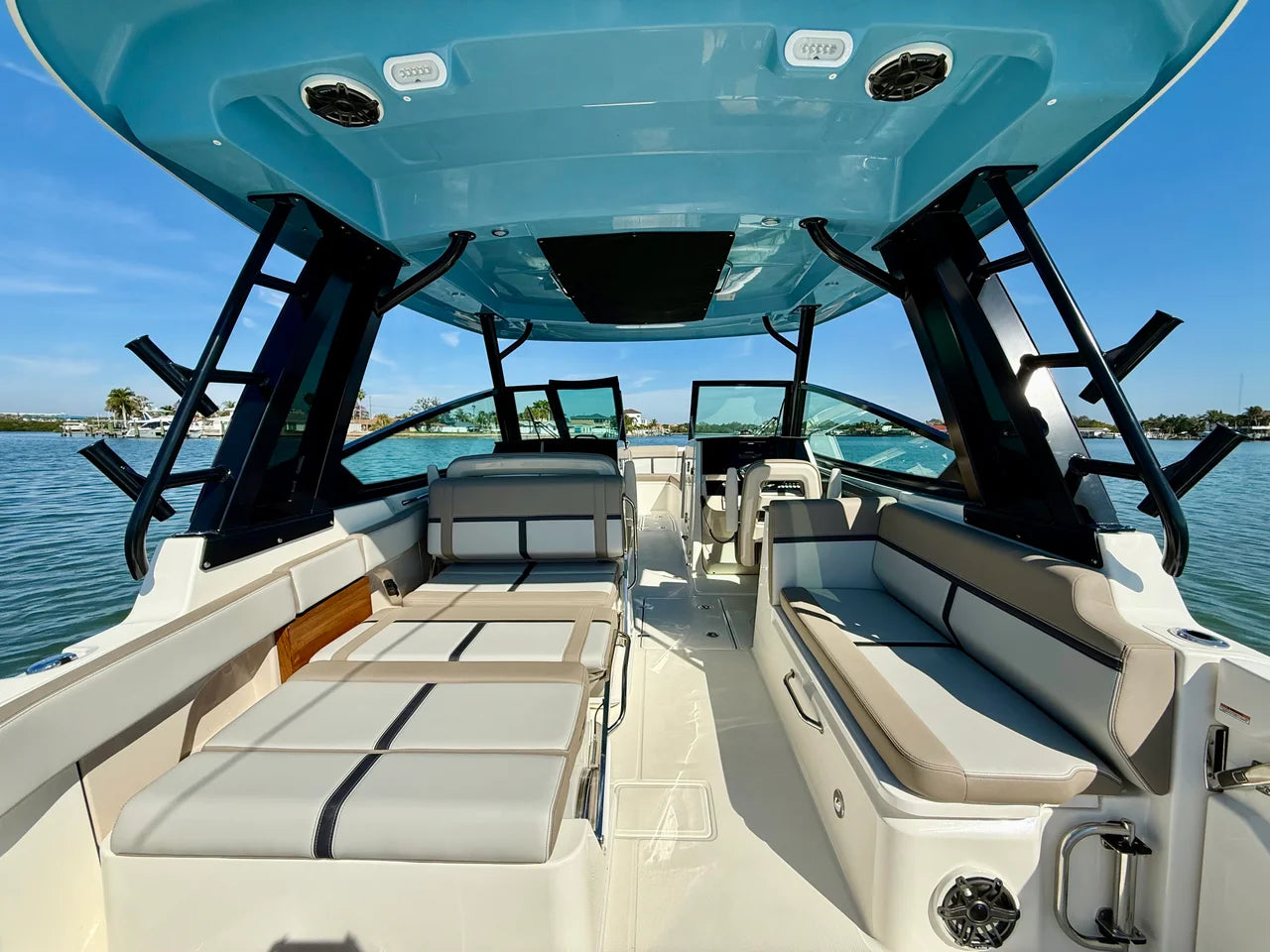 2026 Boston Whaler 330 Vantage 33.0 feet, Clearwater, Florida #43
