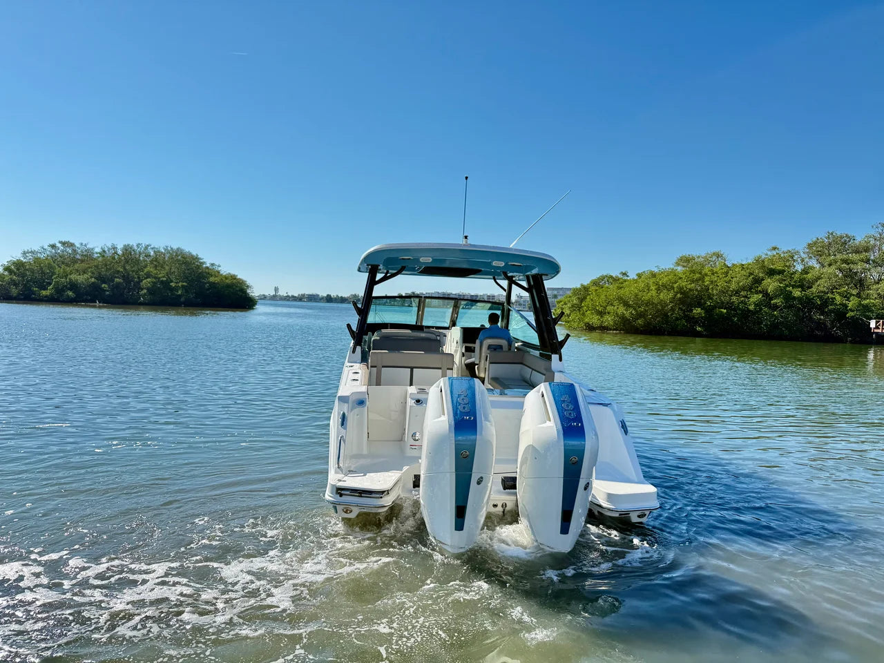 2026 Boston Whaler 330 Vantage 33.0 feet, Clearwater, Florida #12