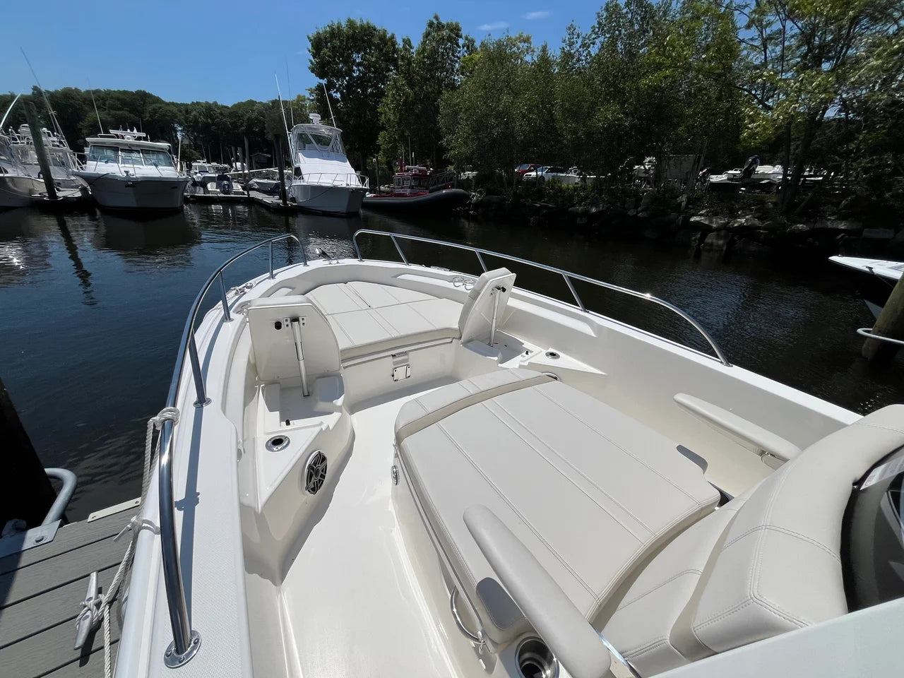 2026 Boston Whaler 250 Dauntless 25.0 feet, Clearwater, Florida #23
