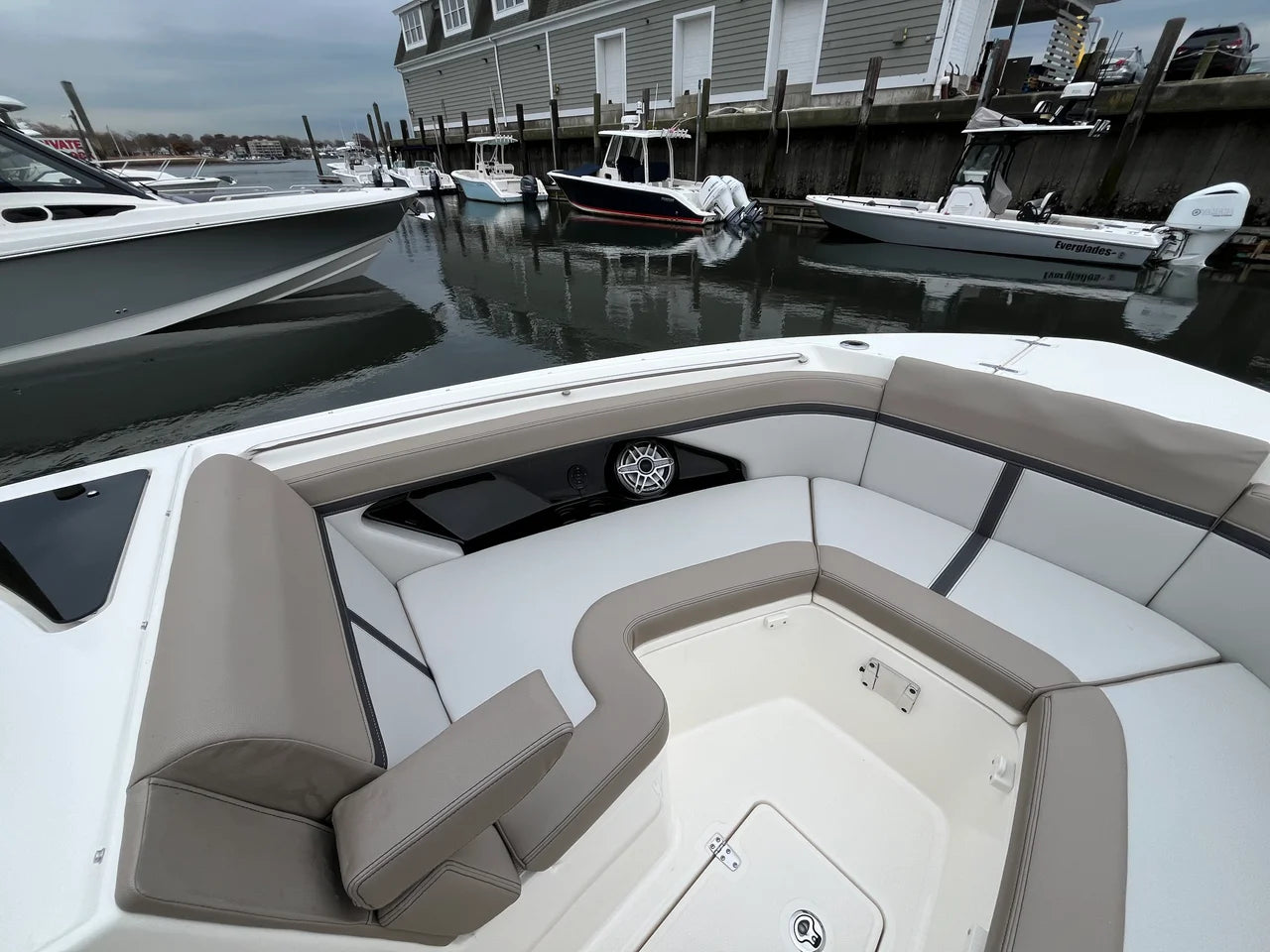 2026 Boston Whaler 330 Vantage 33.0 feet, Clearwater, Florida #43