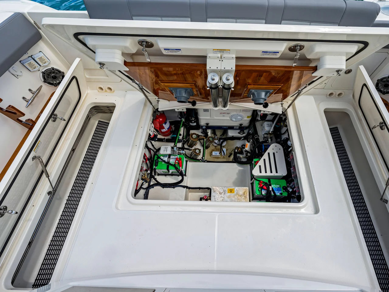 2025 Boston Whaler 420 Outrage 42.0 feet, Clearwater, Florida #88