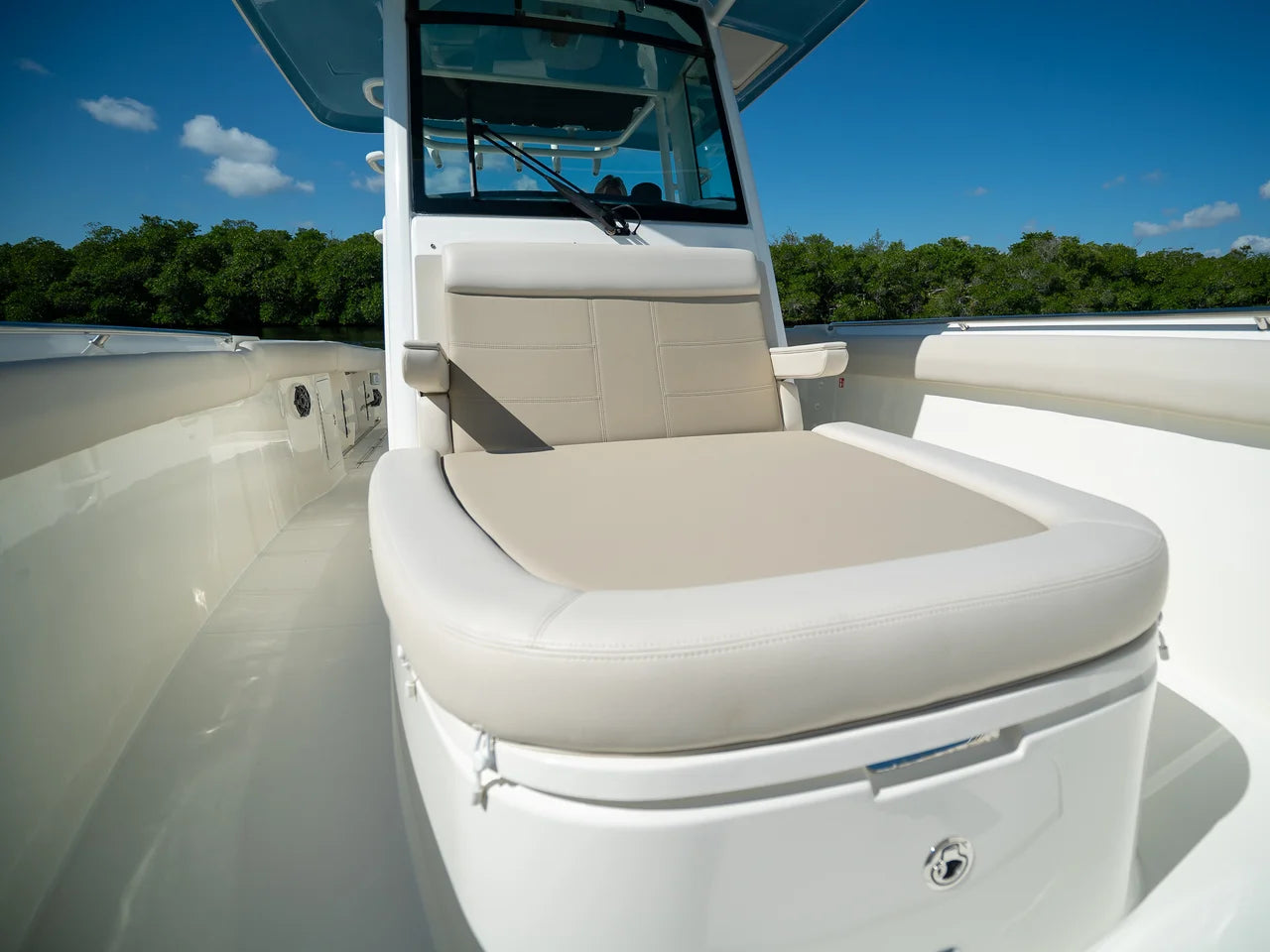 2026 Boston Whaler 330 Outrage 33.0 feet, Clearwater, Florida #17