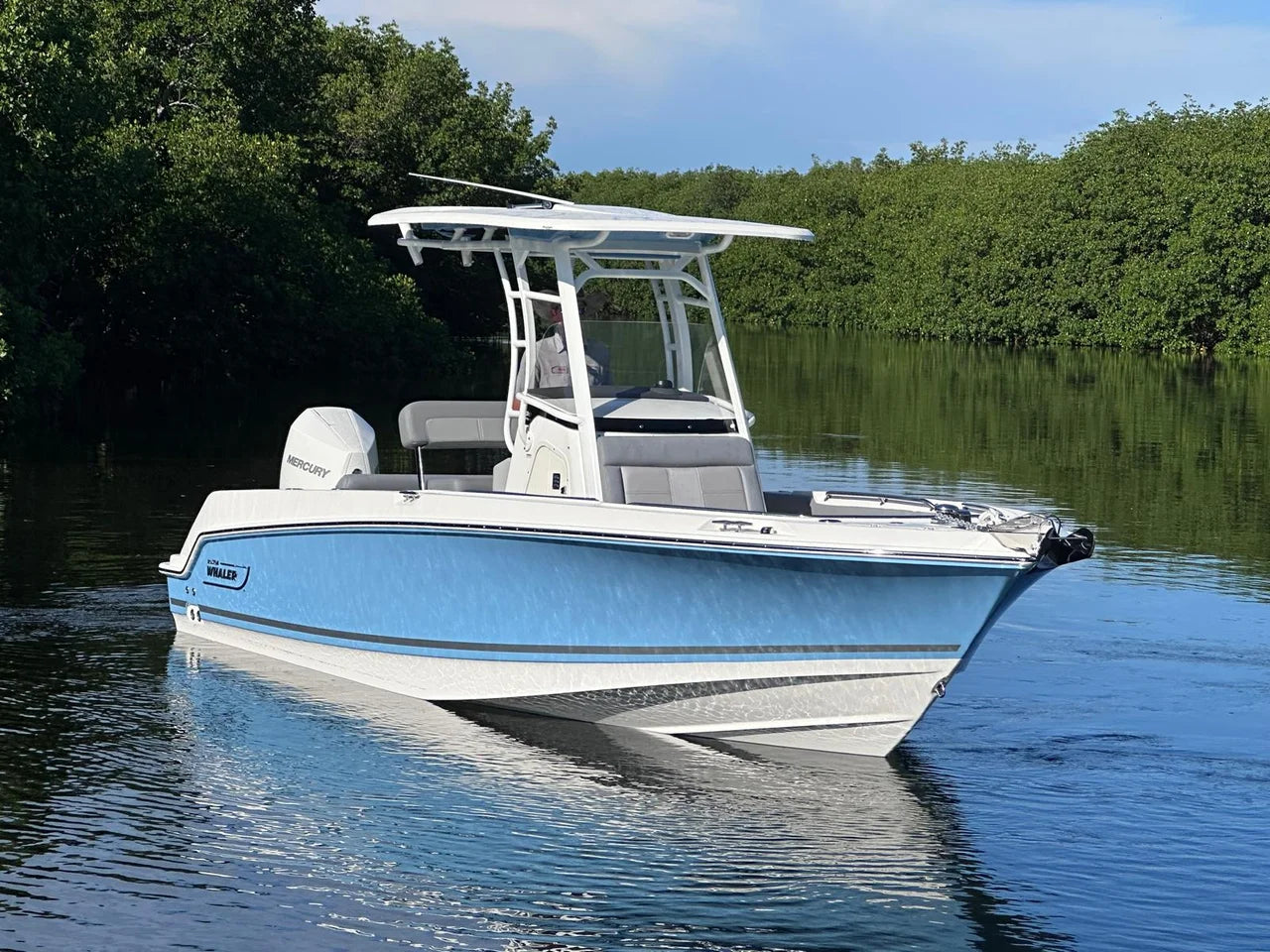 2026 Boston Whaler 230 Outrage 23.0 feet, Clearwater, Florida #9