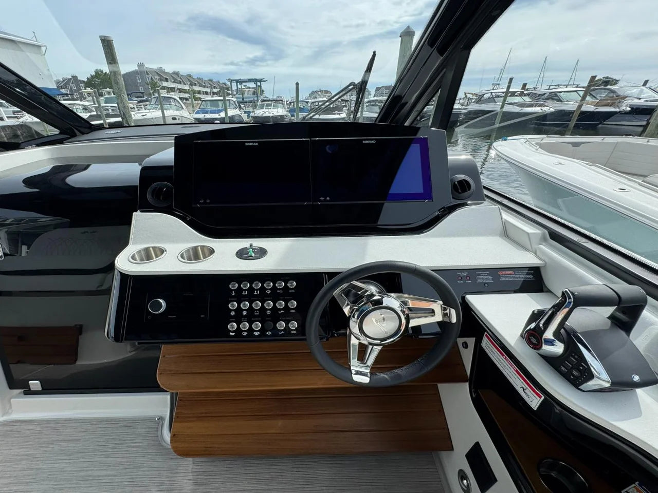 2026 Sea Ray Sundancer 370 Outboard 37.0 feet, Clearwater, Florida #38