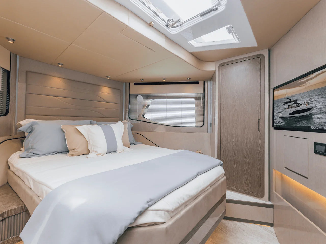 2026 Cruisers Yachts 57 FLY 57.0 feet, Clearwater, Florida #95