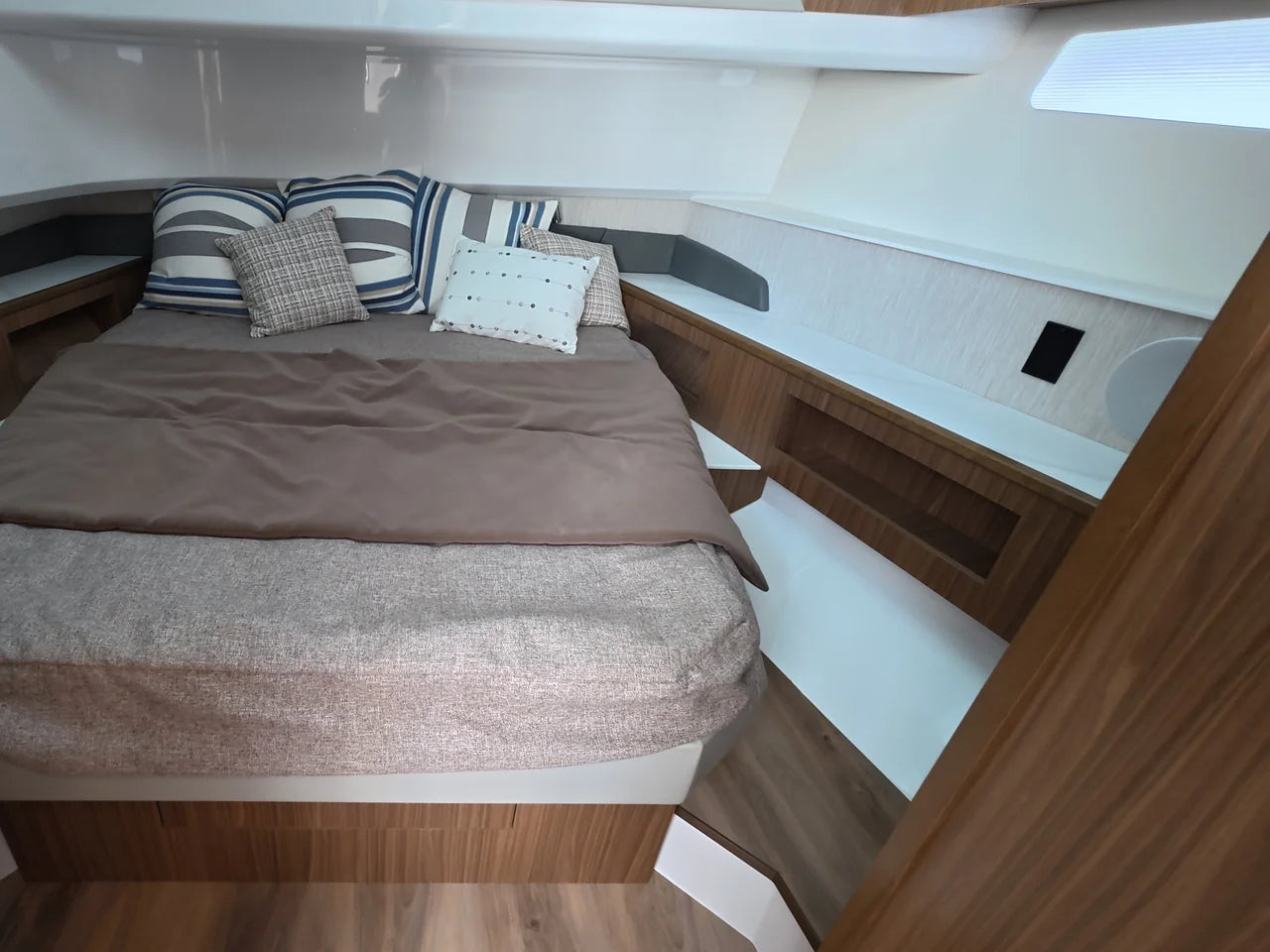 2026 Cruisers Yachts 50GLS OB 50.0 feet, Clearwater, Florida #43
