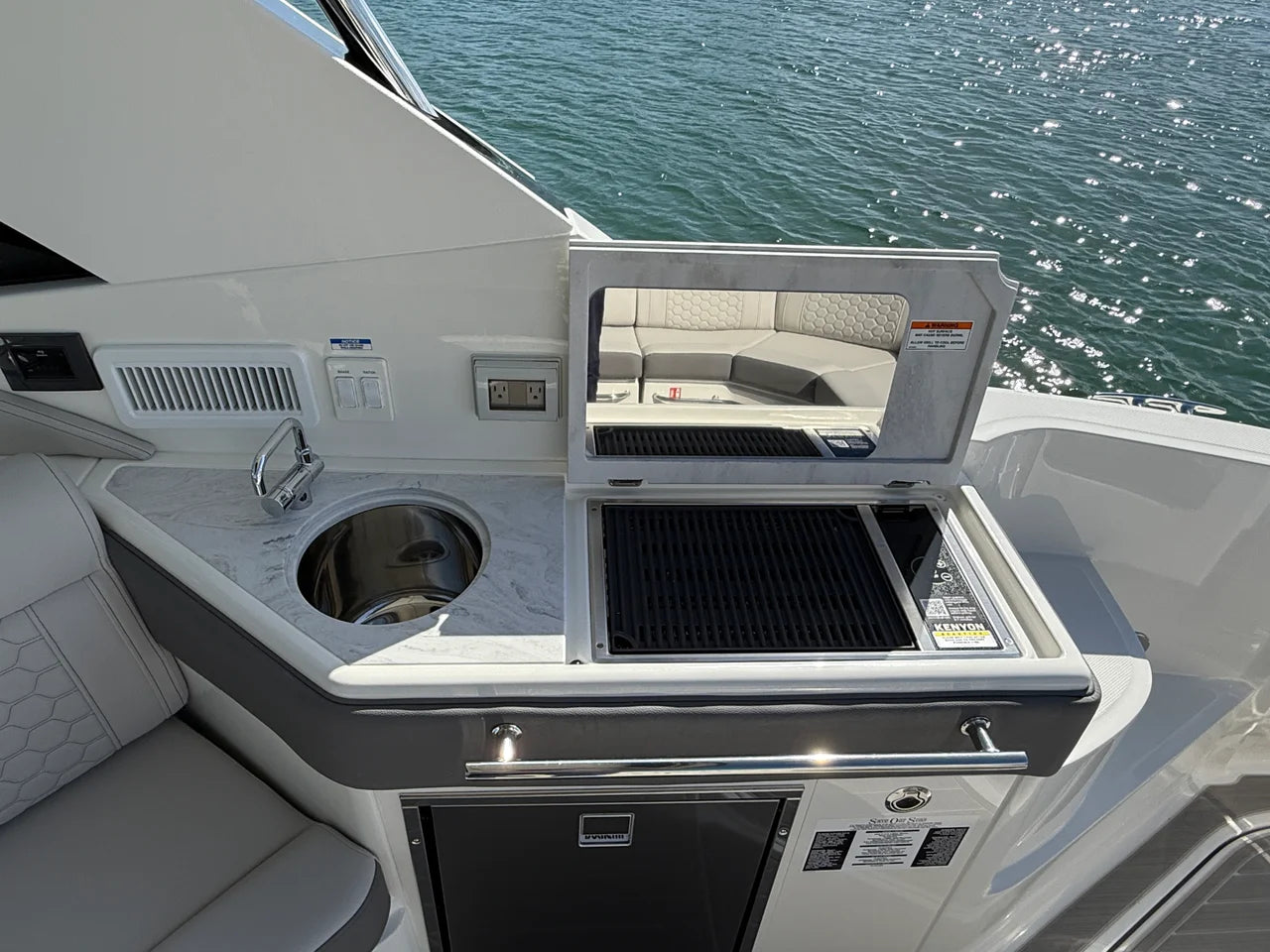 2026 Sea Ray Sundancer 320 Outboard 32.0 feet, Clearwater, Florida #31