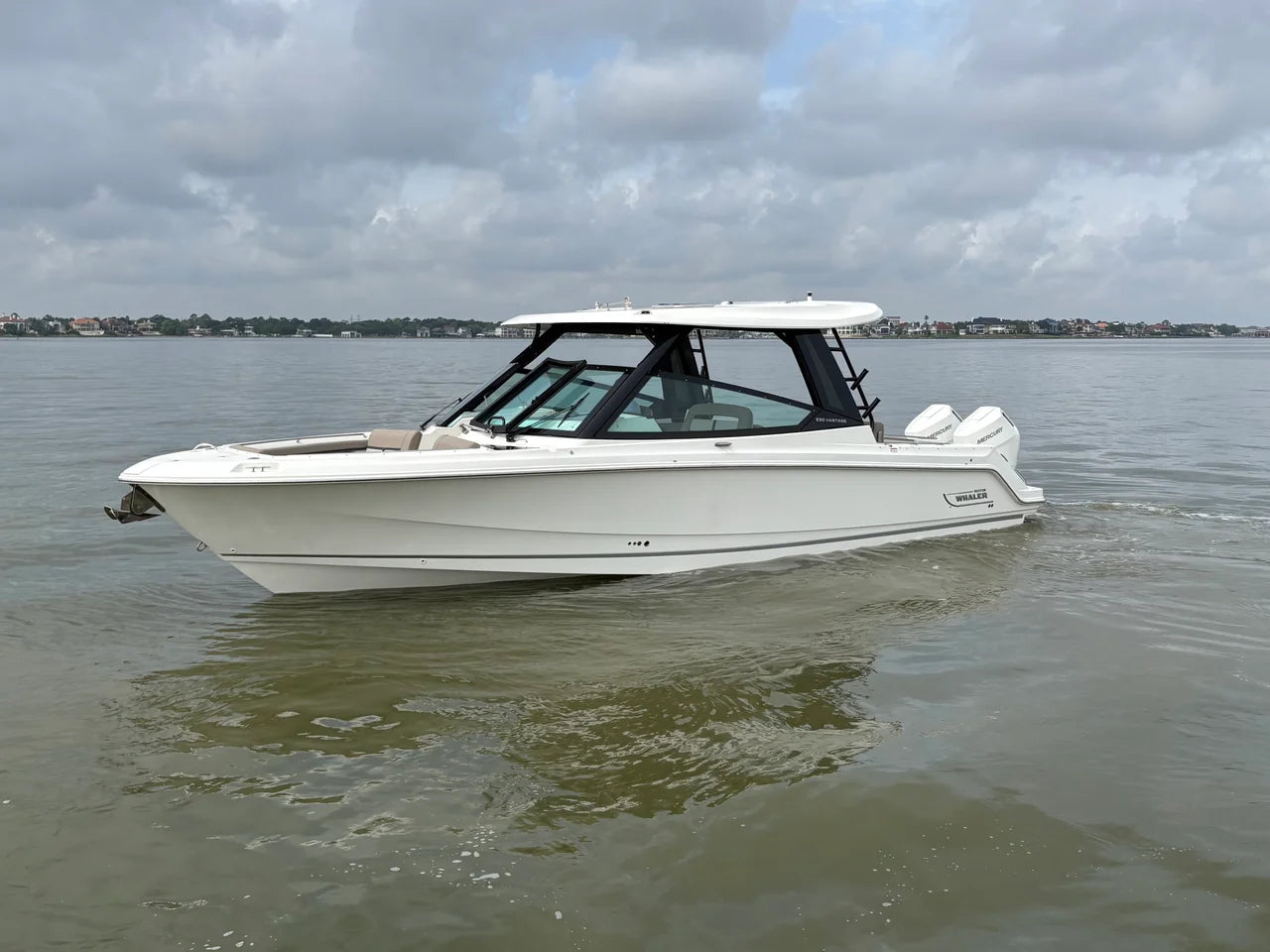 2025 Boston Whaler 330 Vantage 33.0 feet, Clearwater, Florida #15