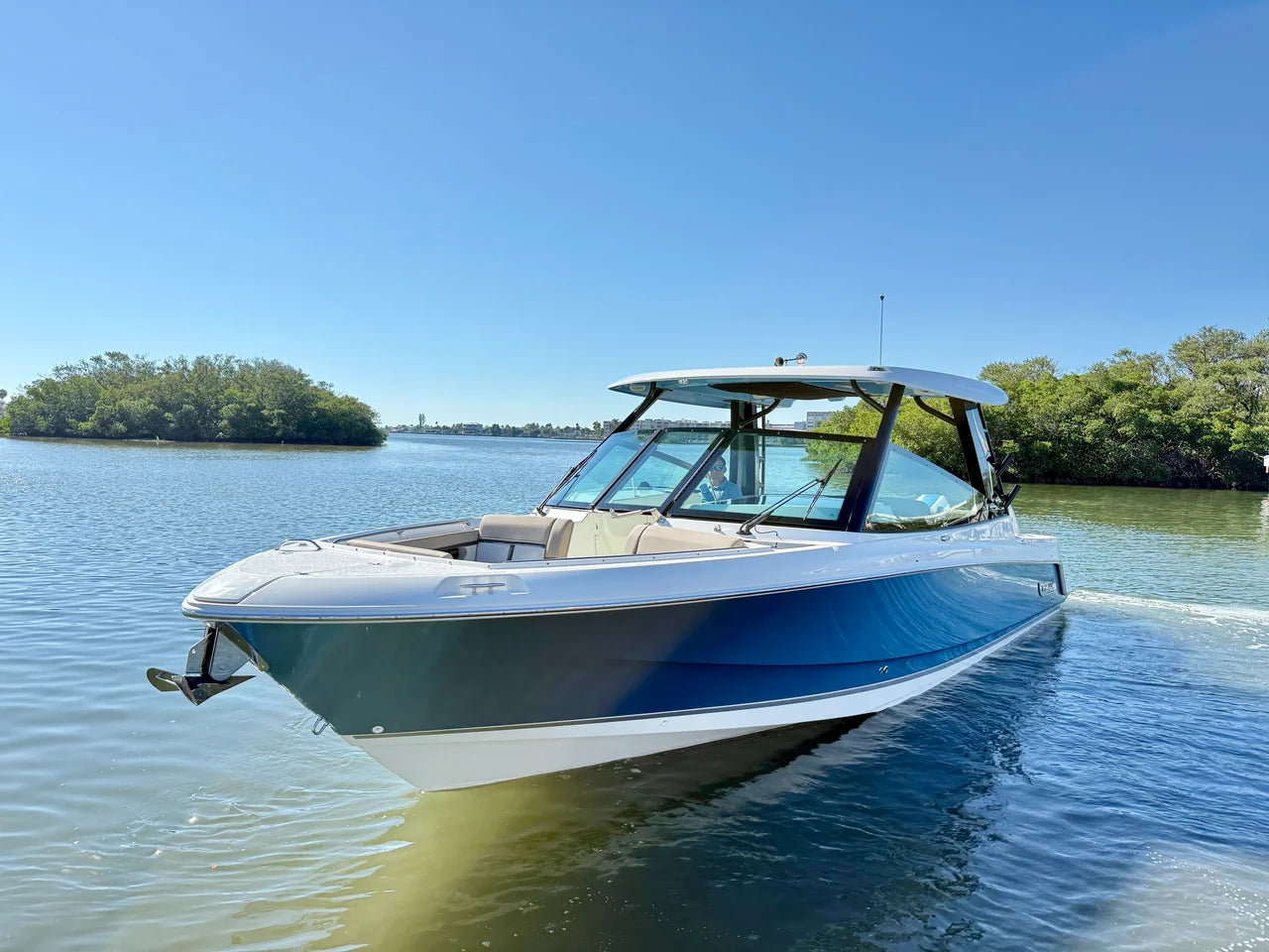 2026 Boston Whaler 330 Vantage 33.0 feet, Clearwater, Florida #23