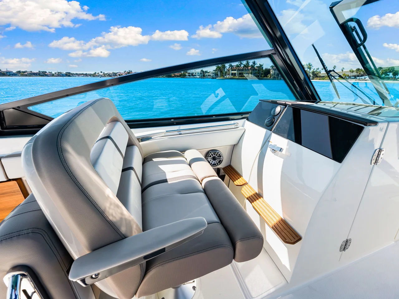 2026 Boston Whaler 330 Vantage 33.0 feet, Clearwater, Florida #46