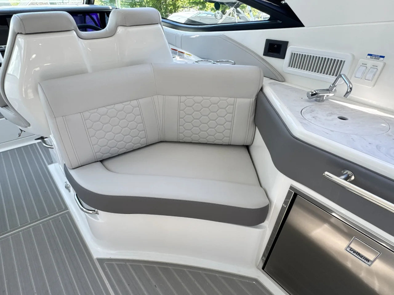 2026 Sea Ray Sundancer 320 Outboard 32.0 feet, Clearwater, Florida #23