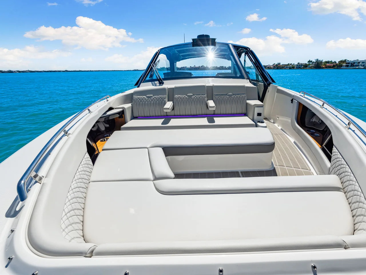 2026 Sea Ray Sundancer 370 Outboard 37.0 feet, Clearwater, Florida #54