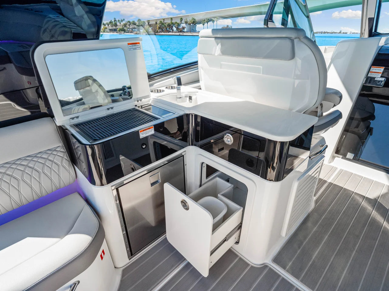 2026 Sea Ray Sundancer 370 Outboard 37.0 feet, Clearwater, Florida #43