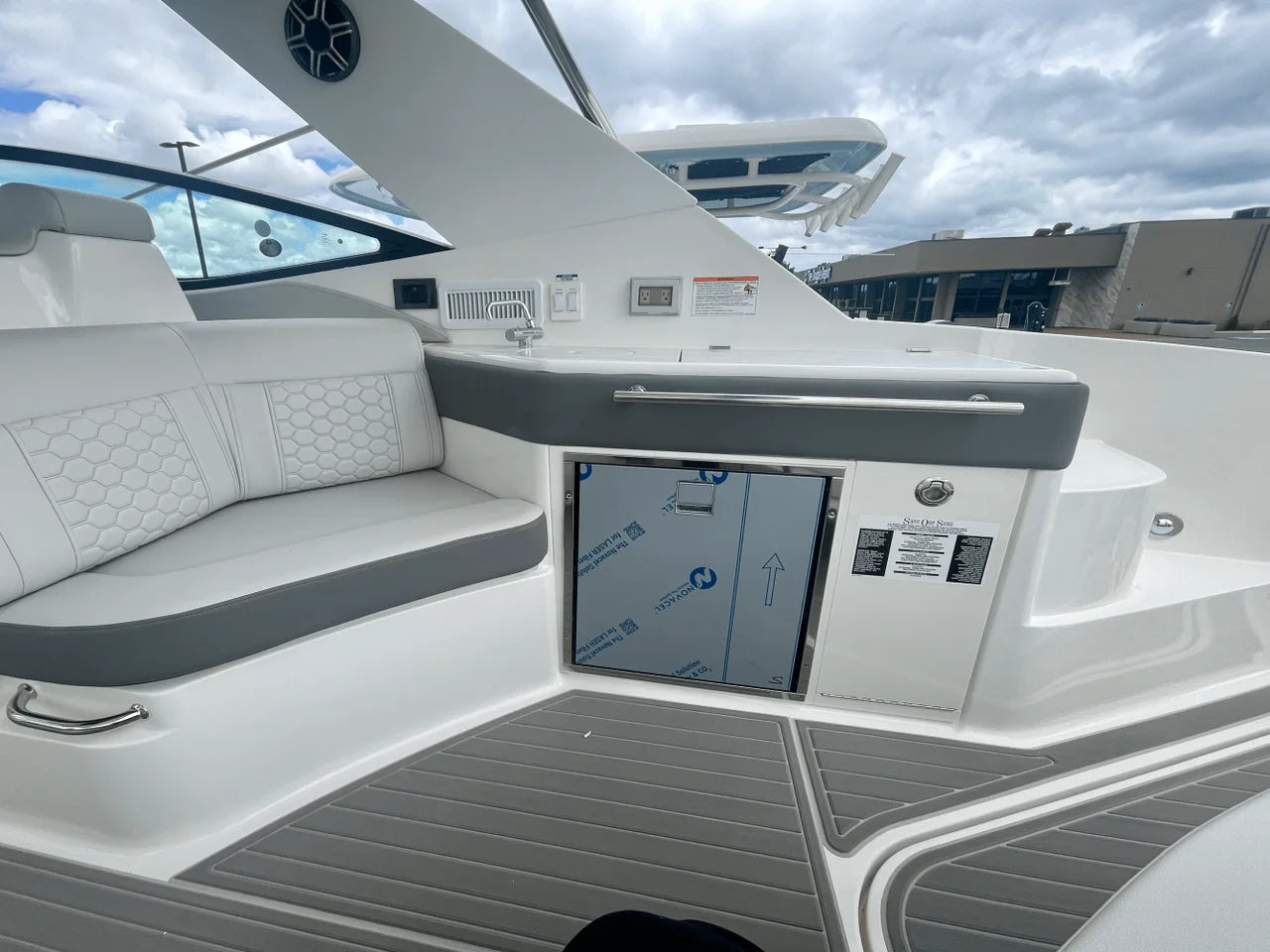 2026 Sea Ray Sundancer 320 Outboard 32.0 feet, Clearwater, Florida #8