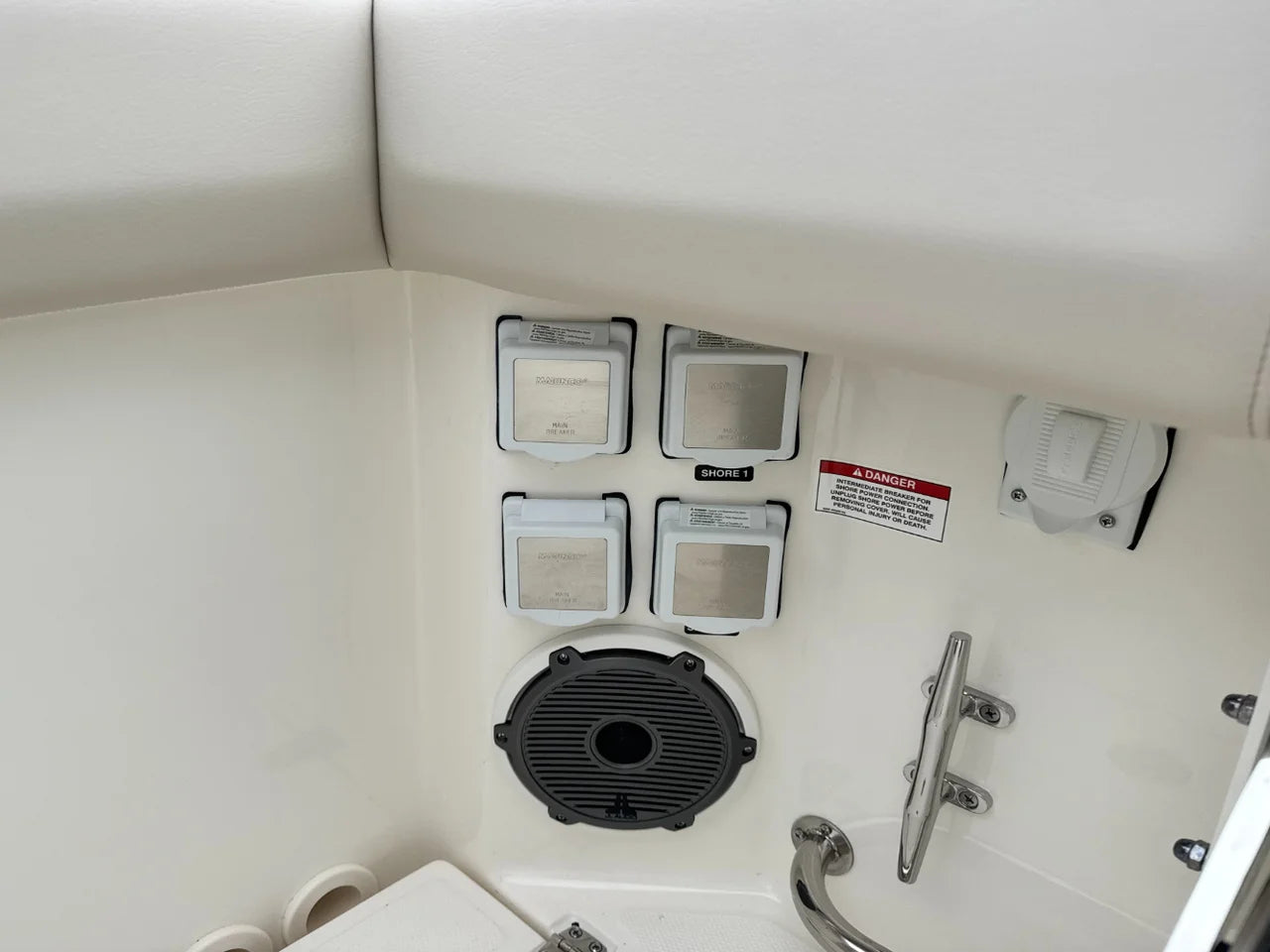 2026 Boston Whaler 325 Conquest 32.0 feet, Clearwater, Florida #17