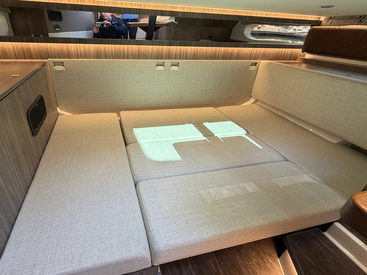 2026 Sea Ray Sundancer 370 Outboard 37.0 feet, Clearwater, Florida #47