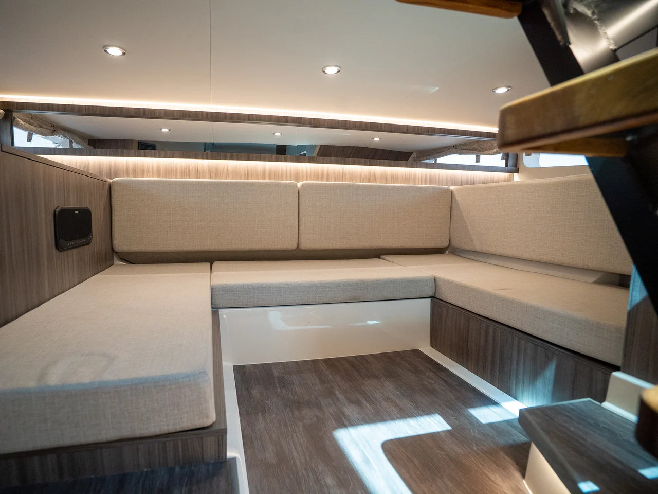 2026 Sea Ray Sundancer 370 Outboard 37.0 feet, Clearwater, Florida #20