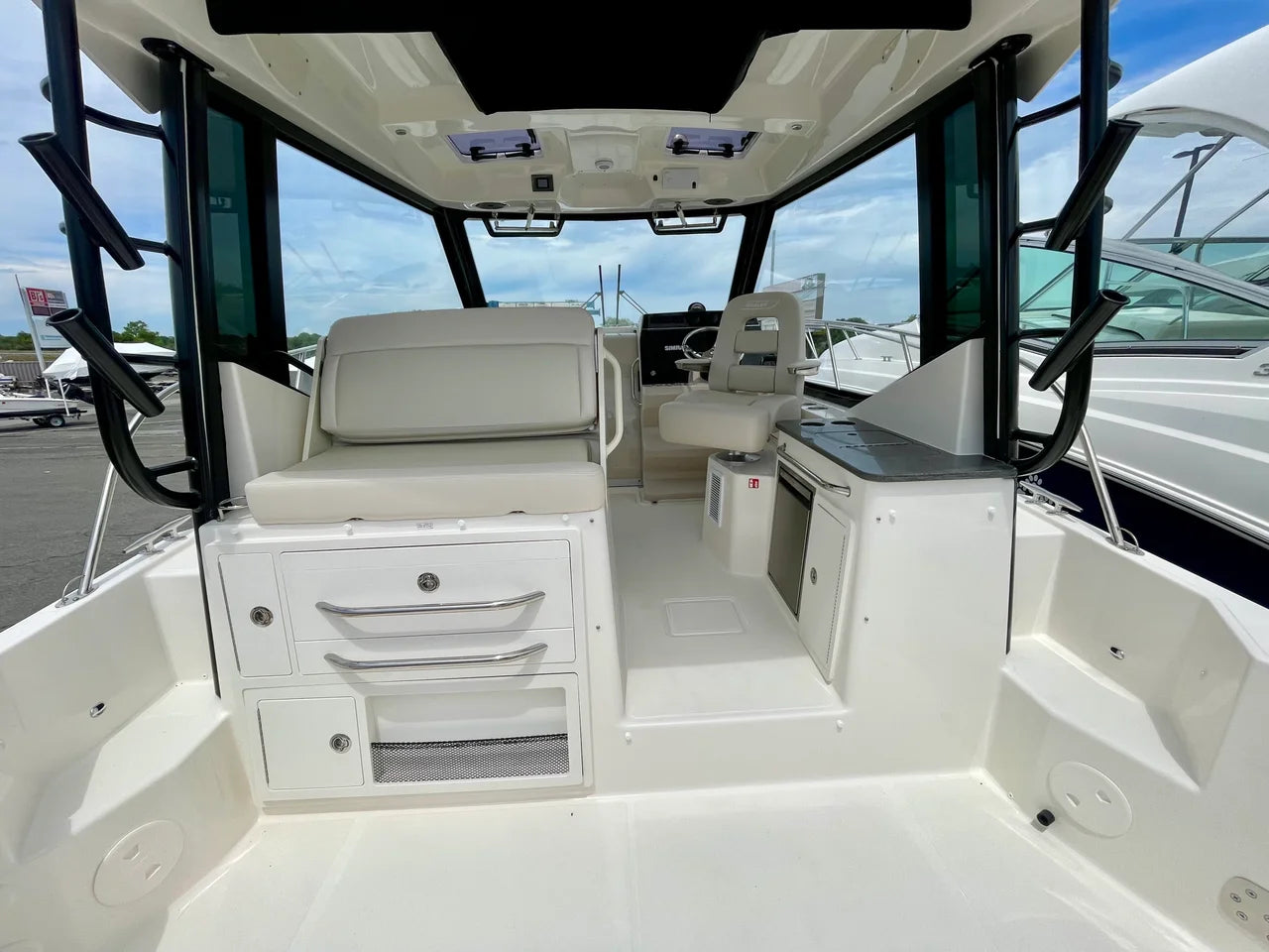 2026 Boston Whaler 325 Conquest 32.0 feet, Clearwater, Florida #5