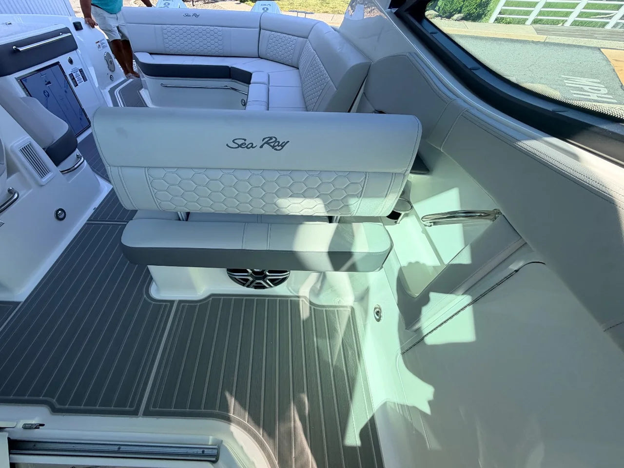 2026 Sea Ray Sundancer 320 Outboard 32.0 feet, Clearwater, Florida #24
