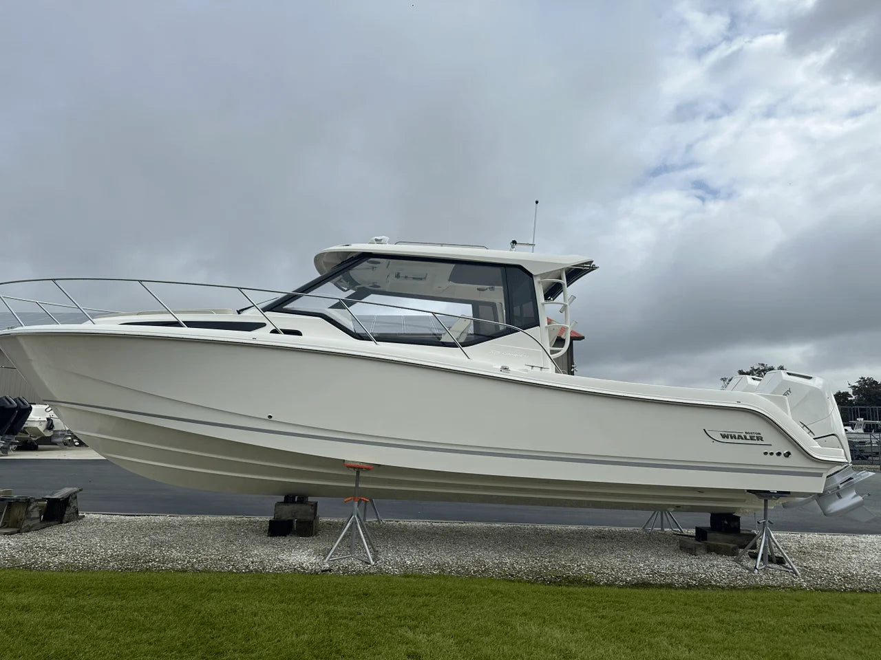 2026 Boston Whaler 325 Conquest 32.0 feet, Clearwater, Florida #9