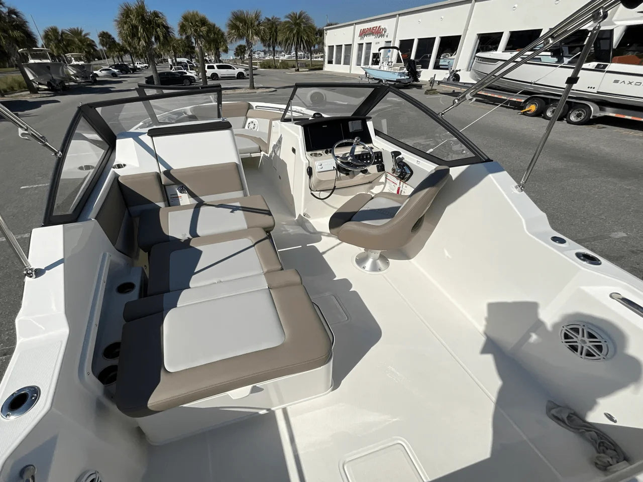 2025 Boston Whaler 210 Vantage 21.0 feet, Clearwater, Florida #35