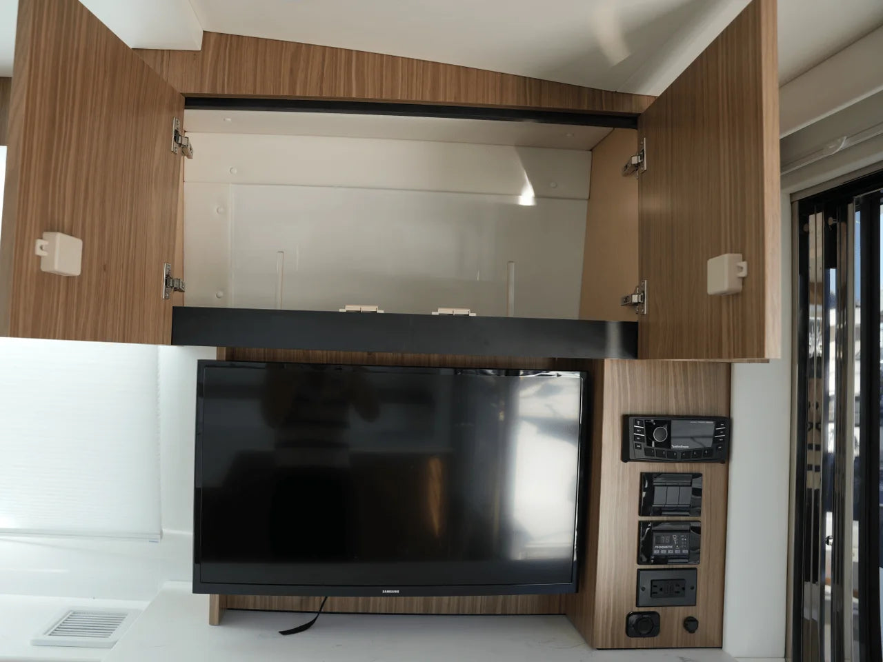 2025 Cruisers Yachts 46 Cantius 46.0 feet, Clearwater, Florida #30