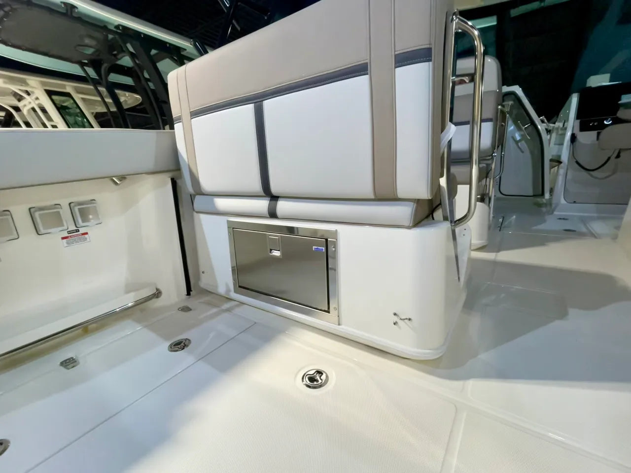 2026 Boston Whaler 330 Vantage 33.0 feet, Clearwater, Florida #8