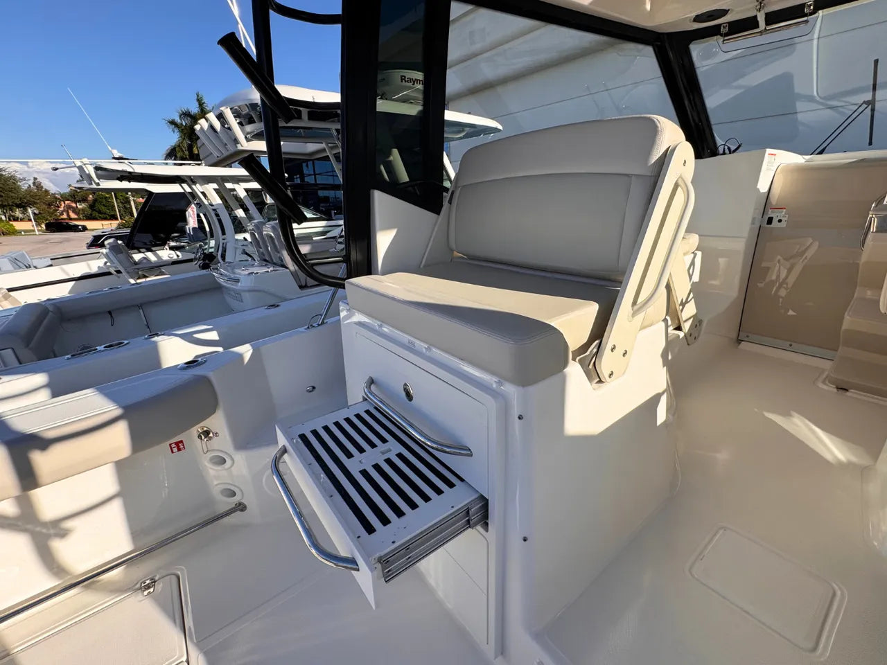 2026 Boston Whaler 325 Conquest 32.0 feet, Clearwater, Florida #17