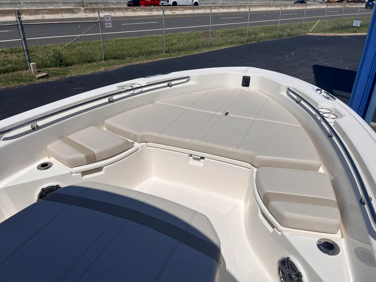 2026 Boston Whaler 250 Dauntless 25.0 feet, Clearwater, Florida #3