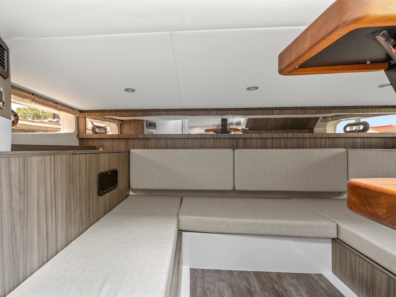2026 Sea Ray Sundancer 370 Outboard 37.0 feet, Clearwater, Florida #32