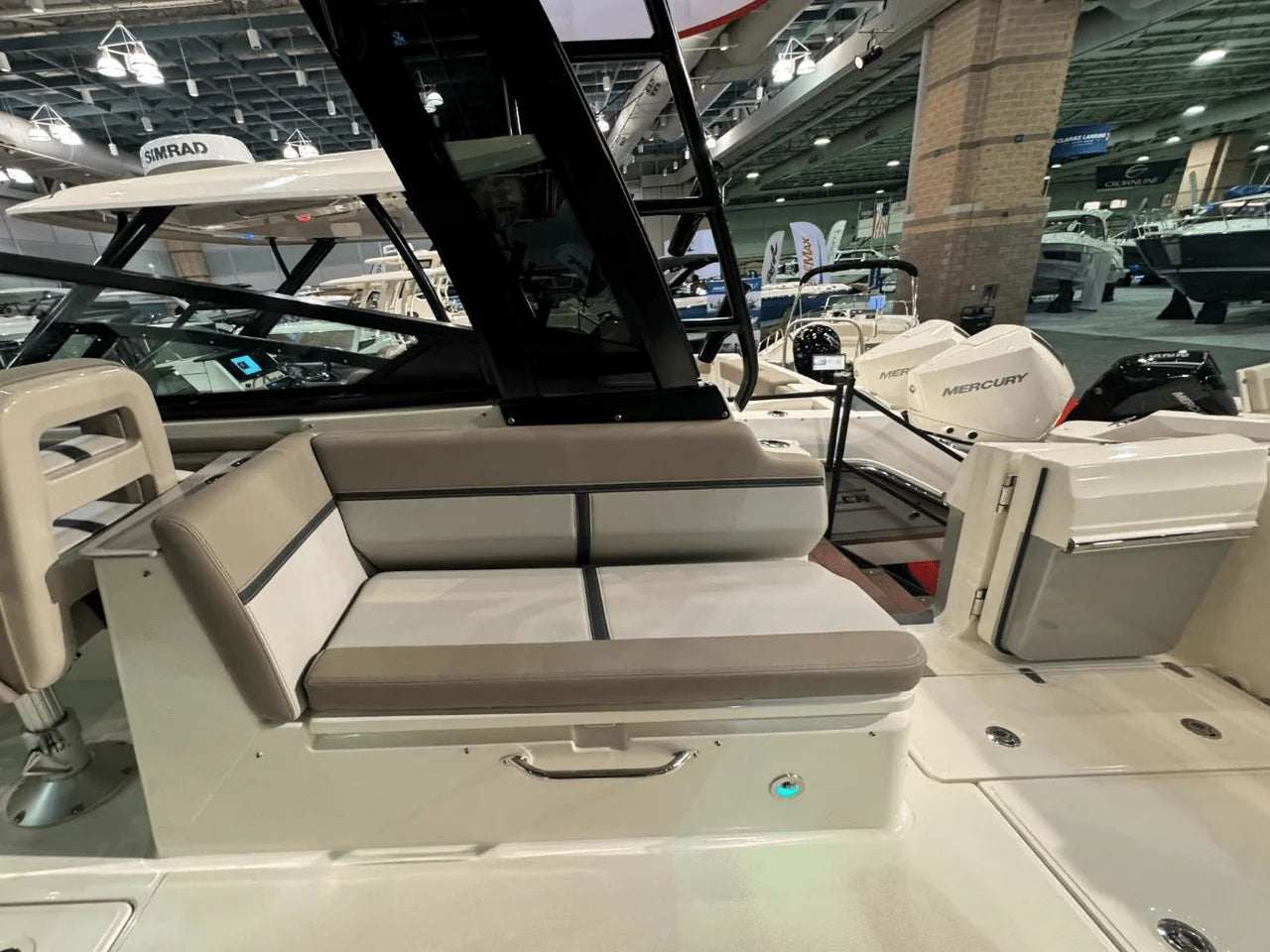 2025 Boston Whaler 330 Vantage 33.0 feet, Clearwater, Florida #13