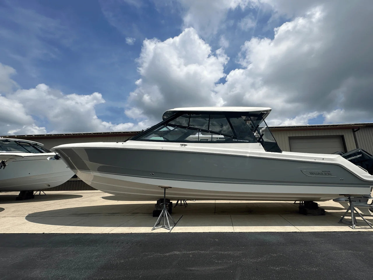 2025 Boston Whaler 330 Vantage 33.0 feet, Clearwater, Florida #1