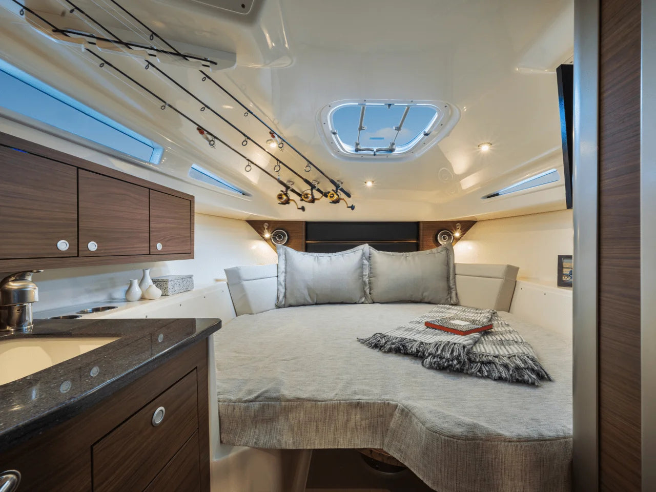 2026 Boston Whaler 325 Conquest 32.0 feet, Clearwater, Florida #40
