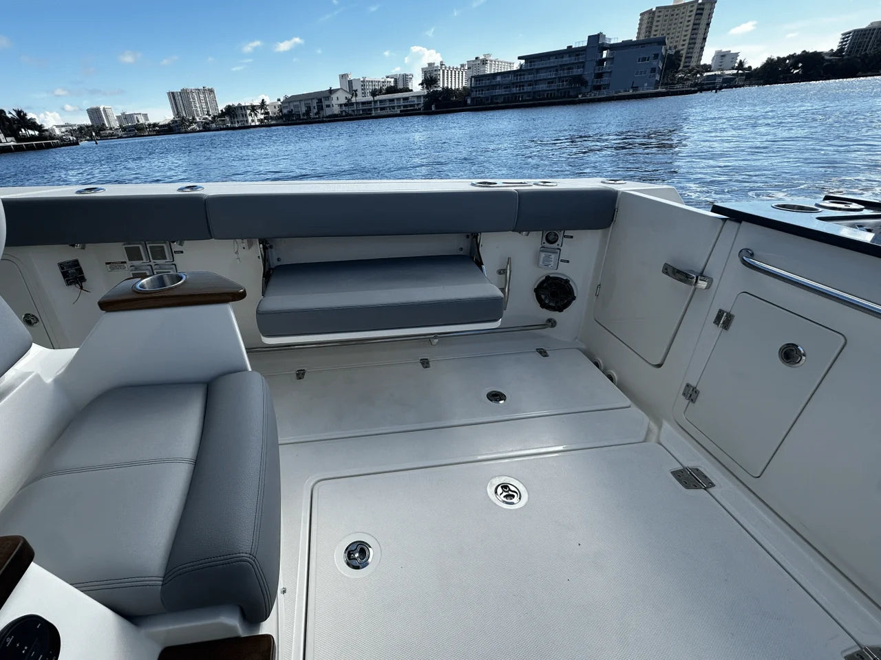 2026 Boston Whaler 360 Outrage 36.0 feet, Clearwater, Florida #27