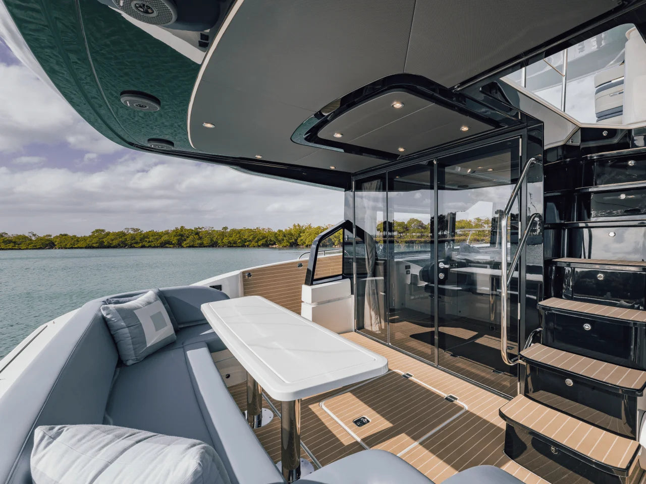 2027 Cruisers Yachts 57FLY 57.0 feet, Clearwater, Florida #37