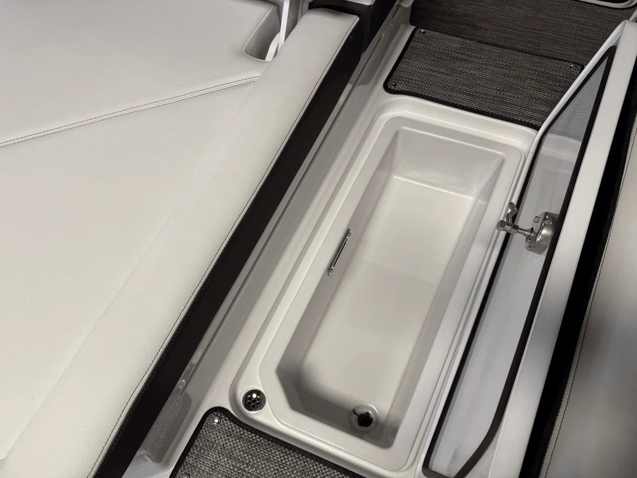 2025 Cobalt R6 Outboard 26.0 feet, Clearwater, Florida #30