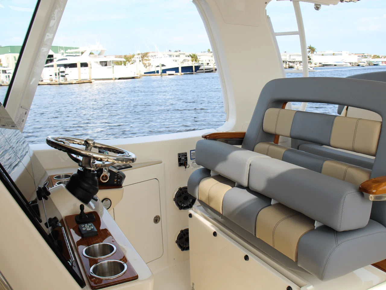2025 Boston Whaler 380 Realm 38.0 feet, Clearwater, Florida #35