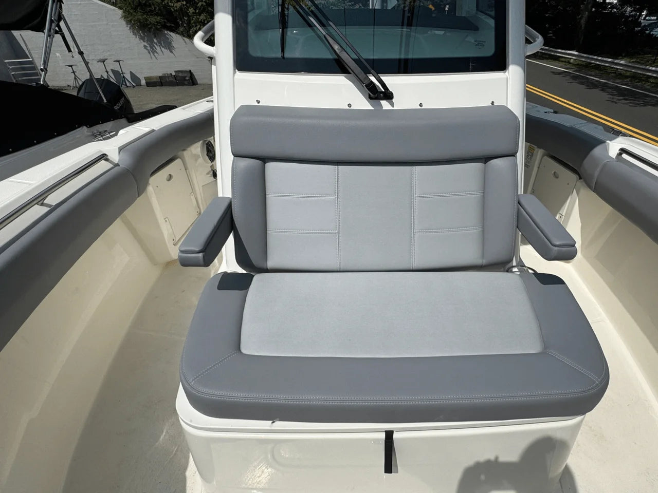 2026 Boston Whaler 250 Outrage 25.0 feet, Clearwater, Florida #27