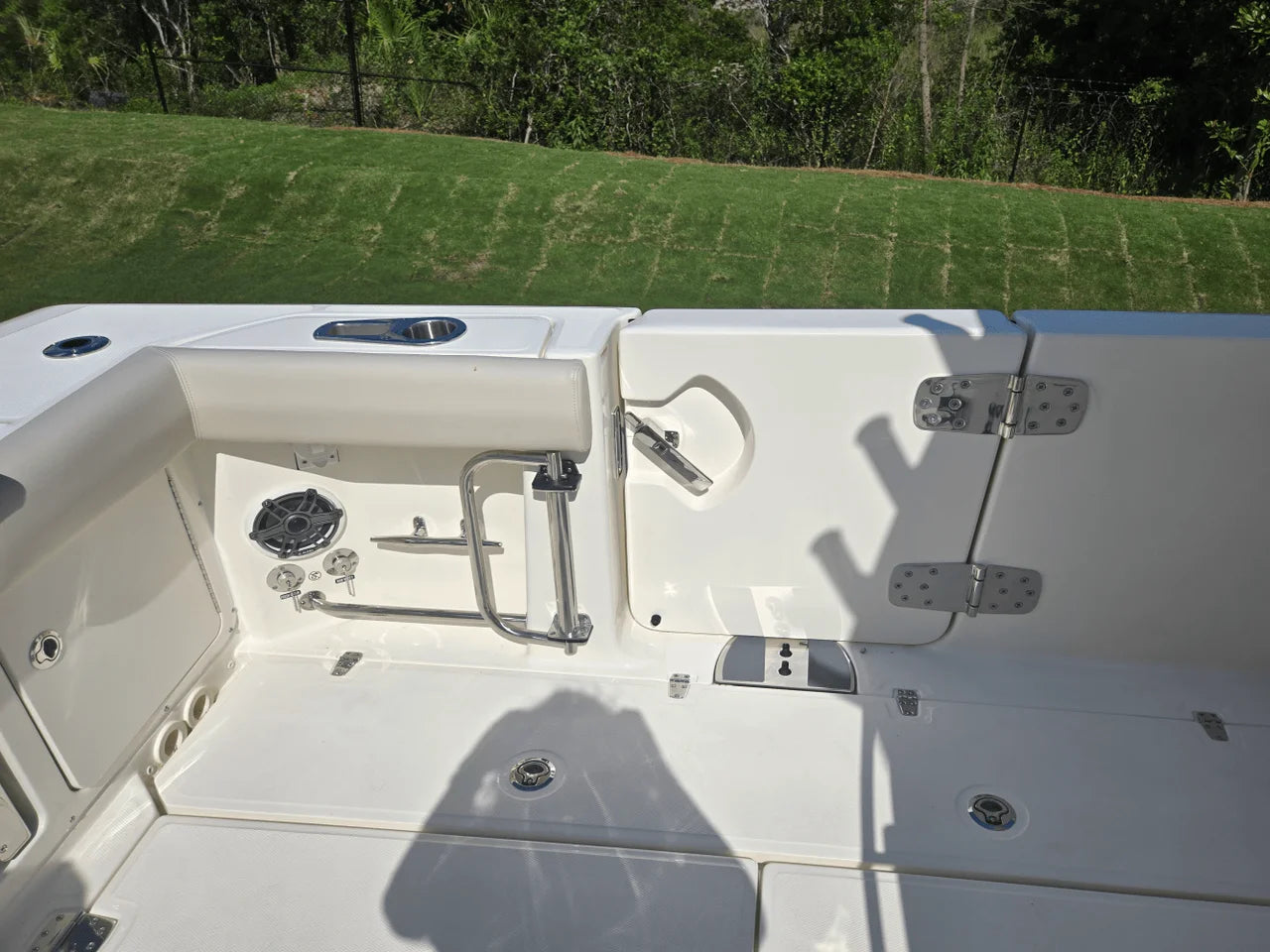 2025 Boston Whaler 330 Outrage 33.0 feet, Clearwater, Florida #9