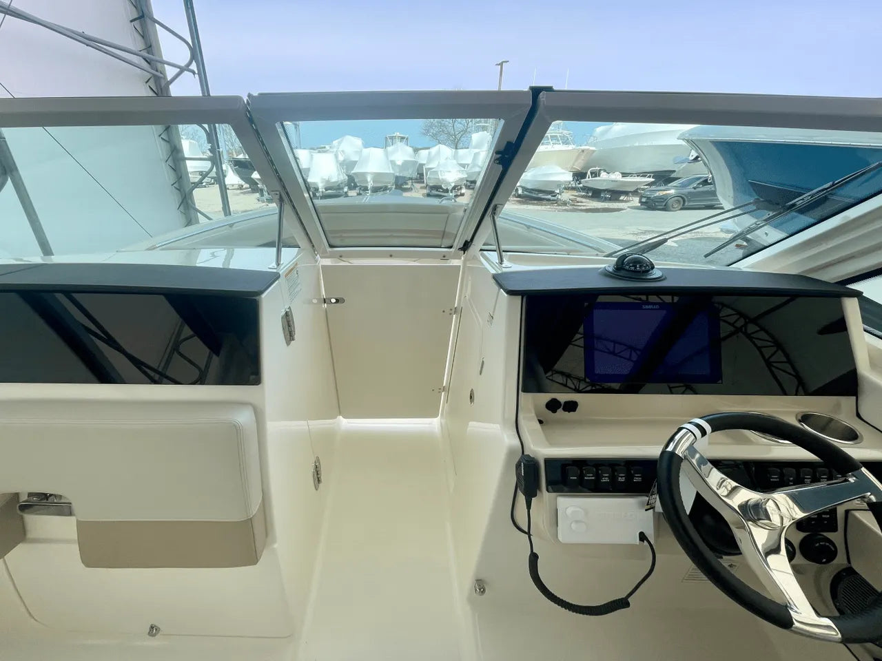 2025 Boston Whaler 280 Vantage 28.0 feet, Clearwater, Florida #25